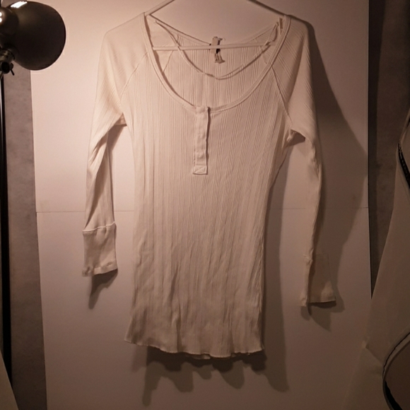 We the Free scoop longsleeve white shirt - Picture 2 of 8